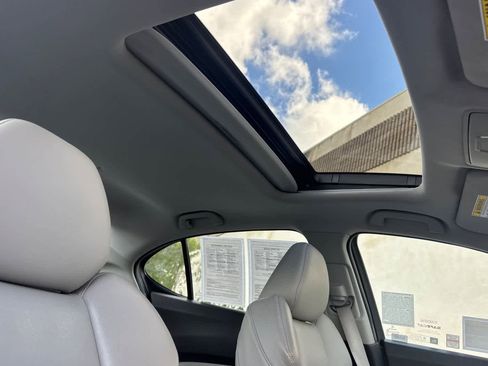 Used 2019 Acura TLX FWD image 17