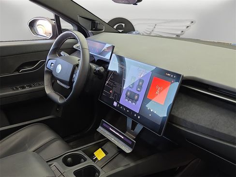 Used 2023 Fisker Ocean One image 10