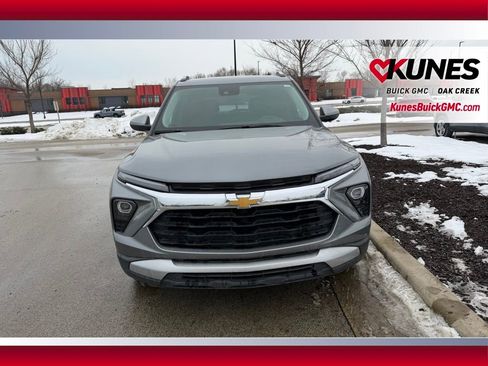 Used 2025 Chevrolet TrailBlazer LT image 3