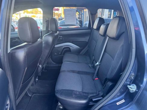 Used 2009 Mitsubishi Outlander SE image 15