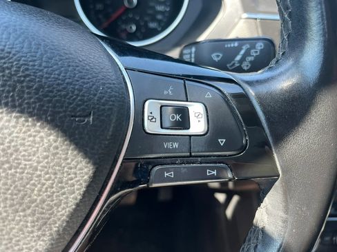 Used 2019 Volkswagen Tiguan SE FWD image 17