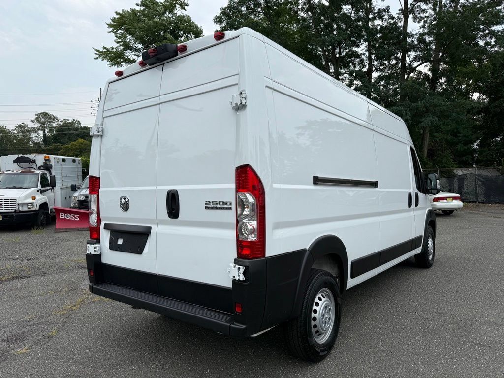 Used 2025 RAM ProMaster 2500 w/ Convenience Group FWD image 7