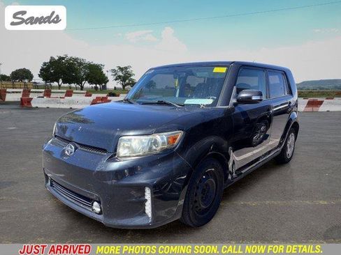 Used 2013 Scion xB FWD image 1