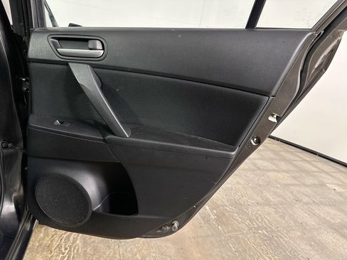 Used 2011 MAZDA MAZDA3 i Touring FWD image 27