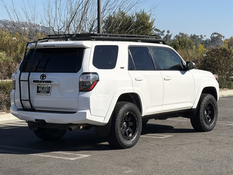 Used 2018 Toyota 4Runner SR5 AWD/4WD image 6