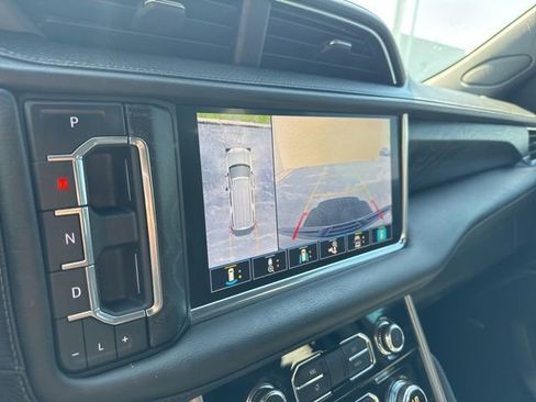 Used 2021 GMC Yukon Denali w/ Denali Premium Package image 21