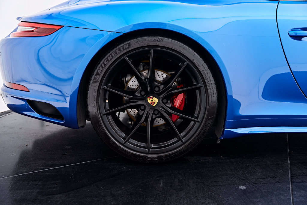 Used 2017 Porsche 911 Carrera GTS RWD image 28