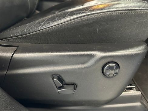 Used 2019 Jeep Grand Cherokee Limited image 24