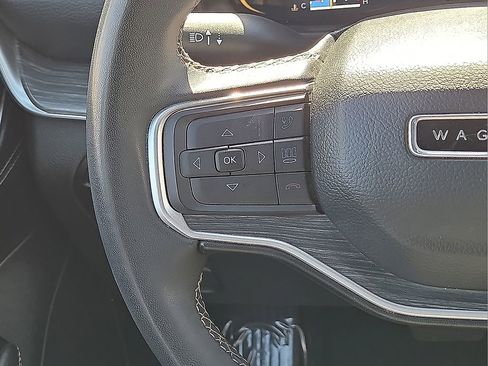 Used 2024 Jeep Wagoneer L Series II w/ Flexible Seating Group image 18