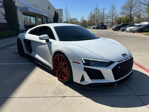 Used 2021 Audi R8 V10 w/ Premium Package image 3