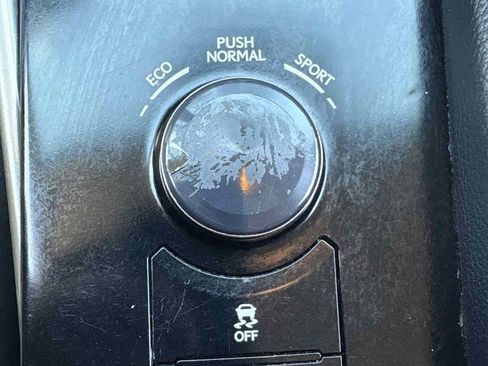 Used 2015 Lexus IS 250 RWD image 22