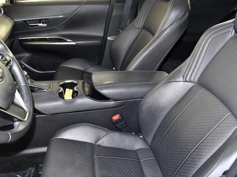 Used 2021 Toyota Venza Limited AWD/4WD image 38