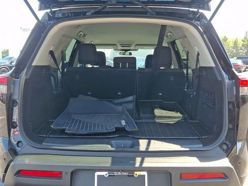 Certified 2024 Nissan Pathfinder SV w/ Black Appearance Package FWD image 28
