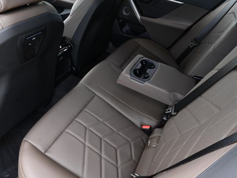 Used 2026 BMW i5 eDrive40 w/ M Sport Package image 11