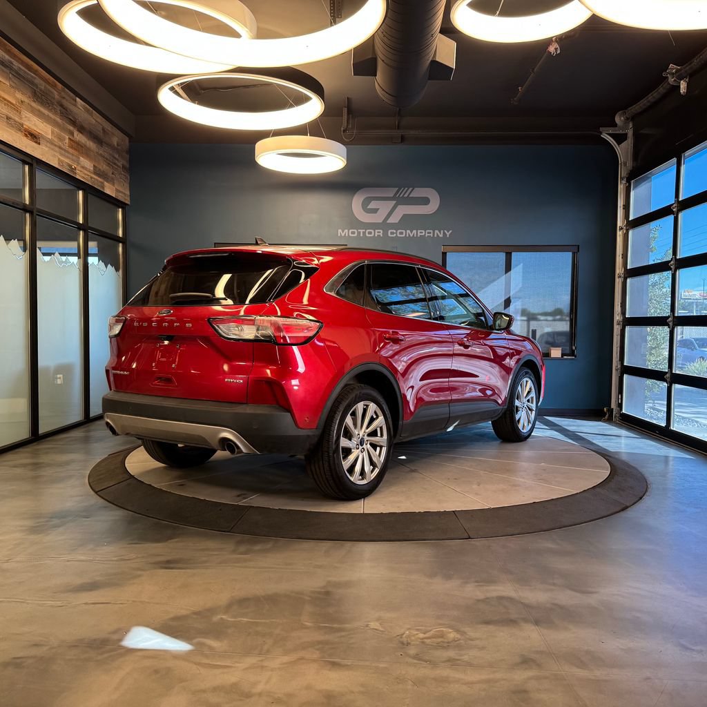 Used 2022 Ford Escape Titanium w/ Titanium Elite Package AWD/4WD image 3