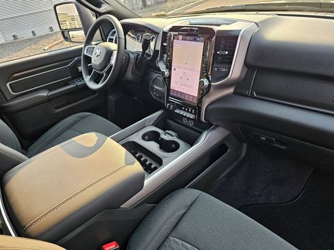 New 2025 RAM 2500 Big Horn AWD/4WD image 16