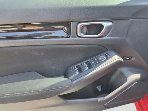 Used 2022 Honda Civic EX image 9