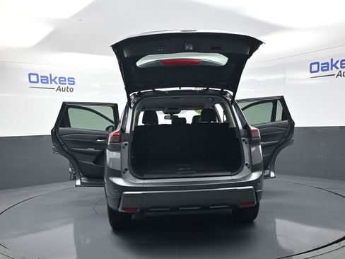 Used 2025 Nissan Rogue SL FWD image 56