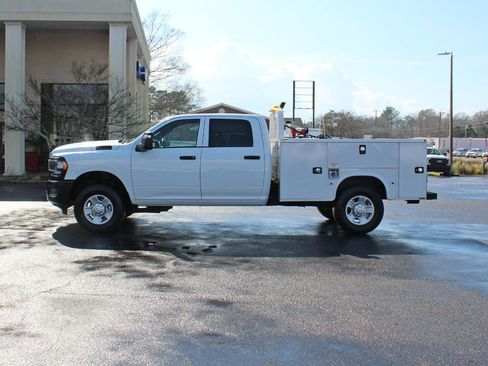 Used 2023 RAM 3500 Tradesman w/ Convenience Group image 11