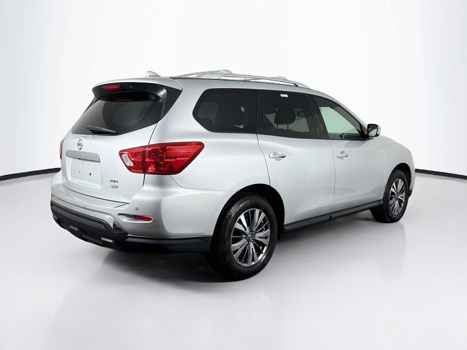 Used 2019 Nissan Pathfinder SV AWD/4WD image 11