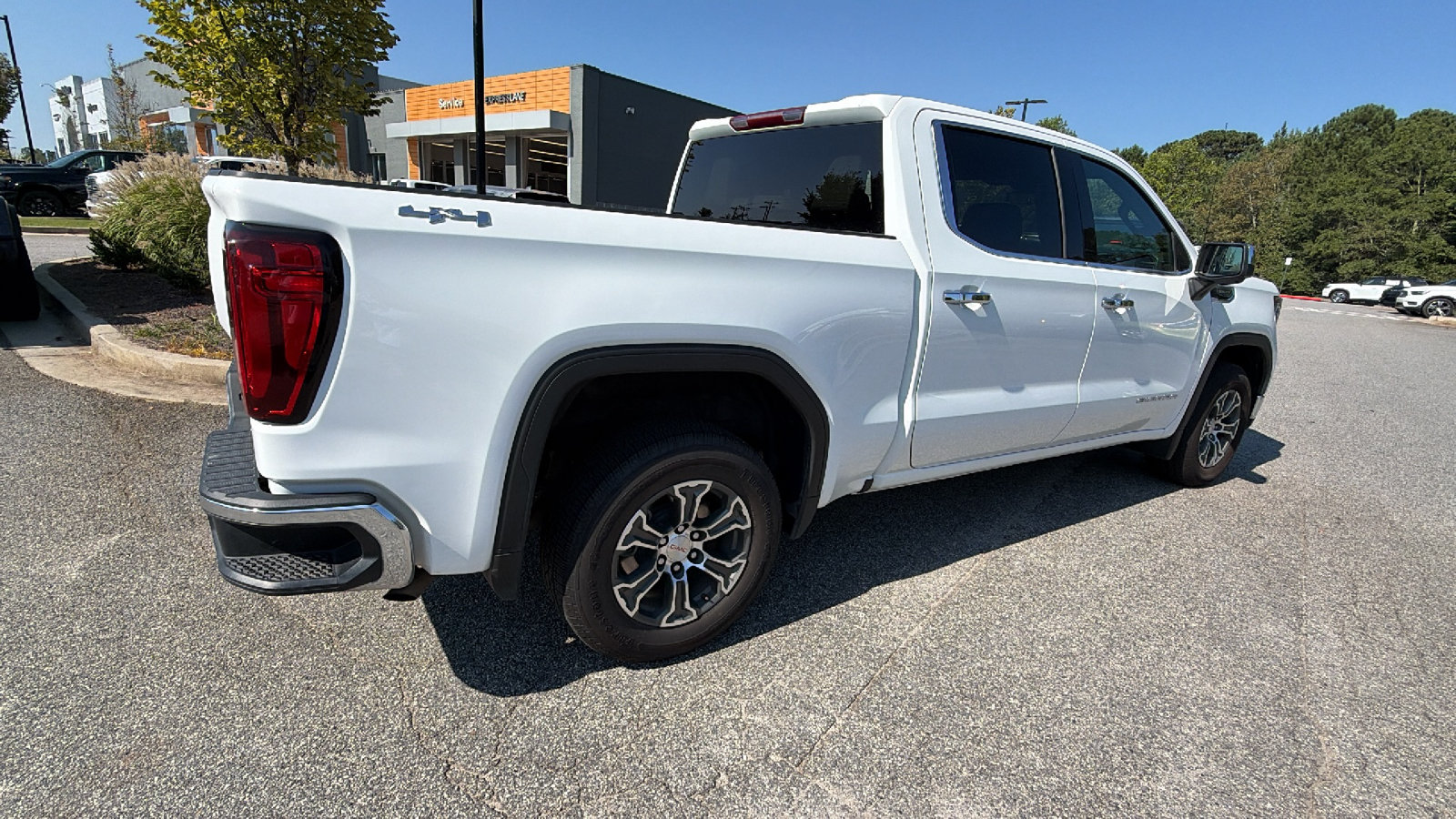 Used 2025 GMC Sierra 1500 SLT AWD/4WD image 8