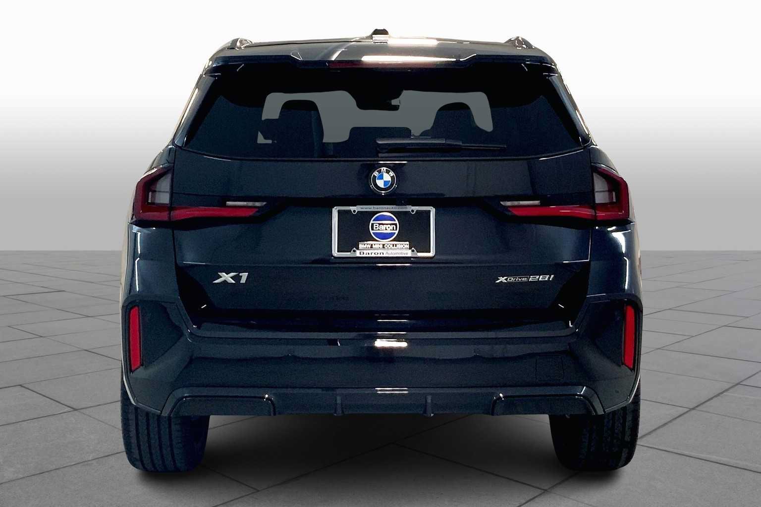 Used 2026 BMW X1 xDrive28i w/ M Sport Package AWD/4WD image 4