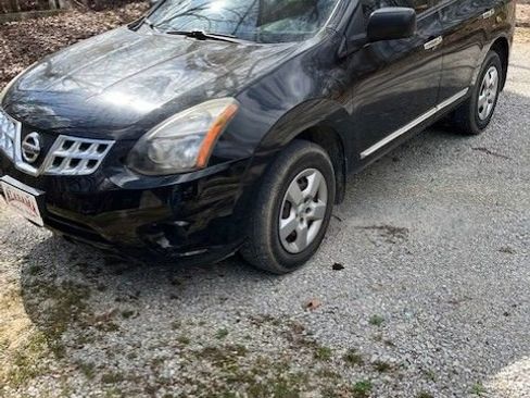 Used 2014 Nissan Rogue S w/ Convenience Package image 1