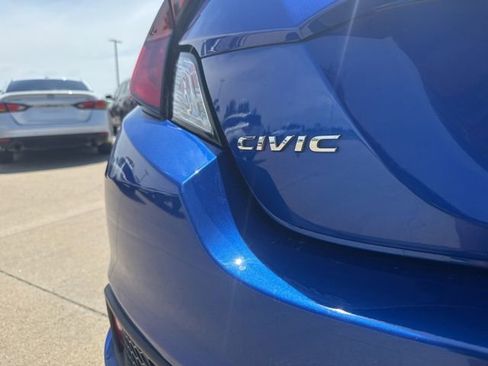 Used 2019 Honda Civic EX image 9
