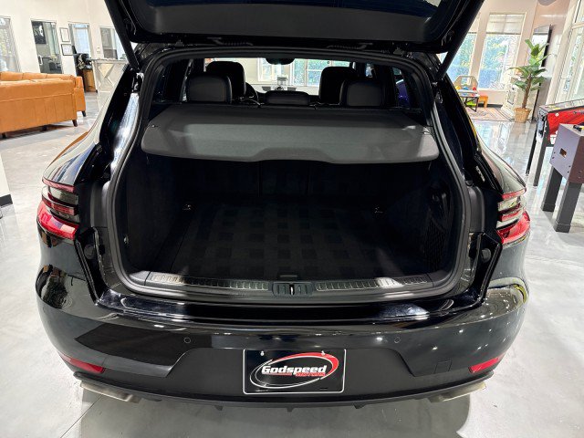 Used 2018 Porsche Macan AWD/4WD image 37