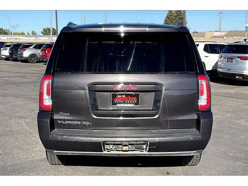Used 2018 GMC Yukon XL SLT w/ Open Road Package image 4