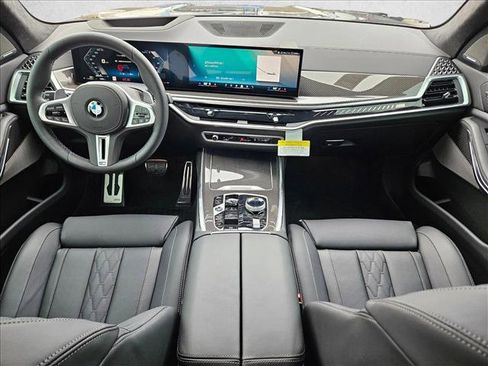 New 2026 BMW X7 M60i image 14