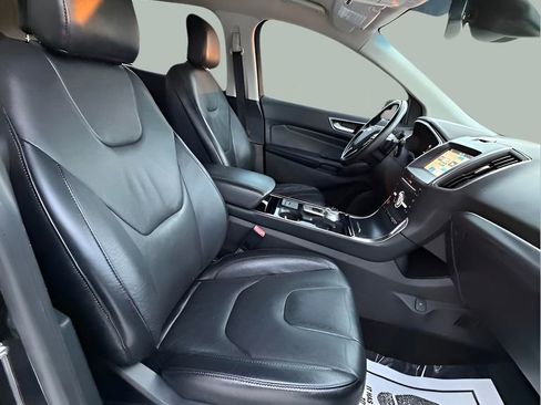 Used 2019 Ford Edge Titanium image 19