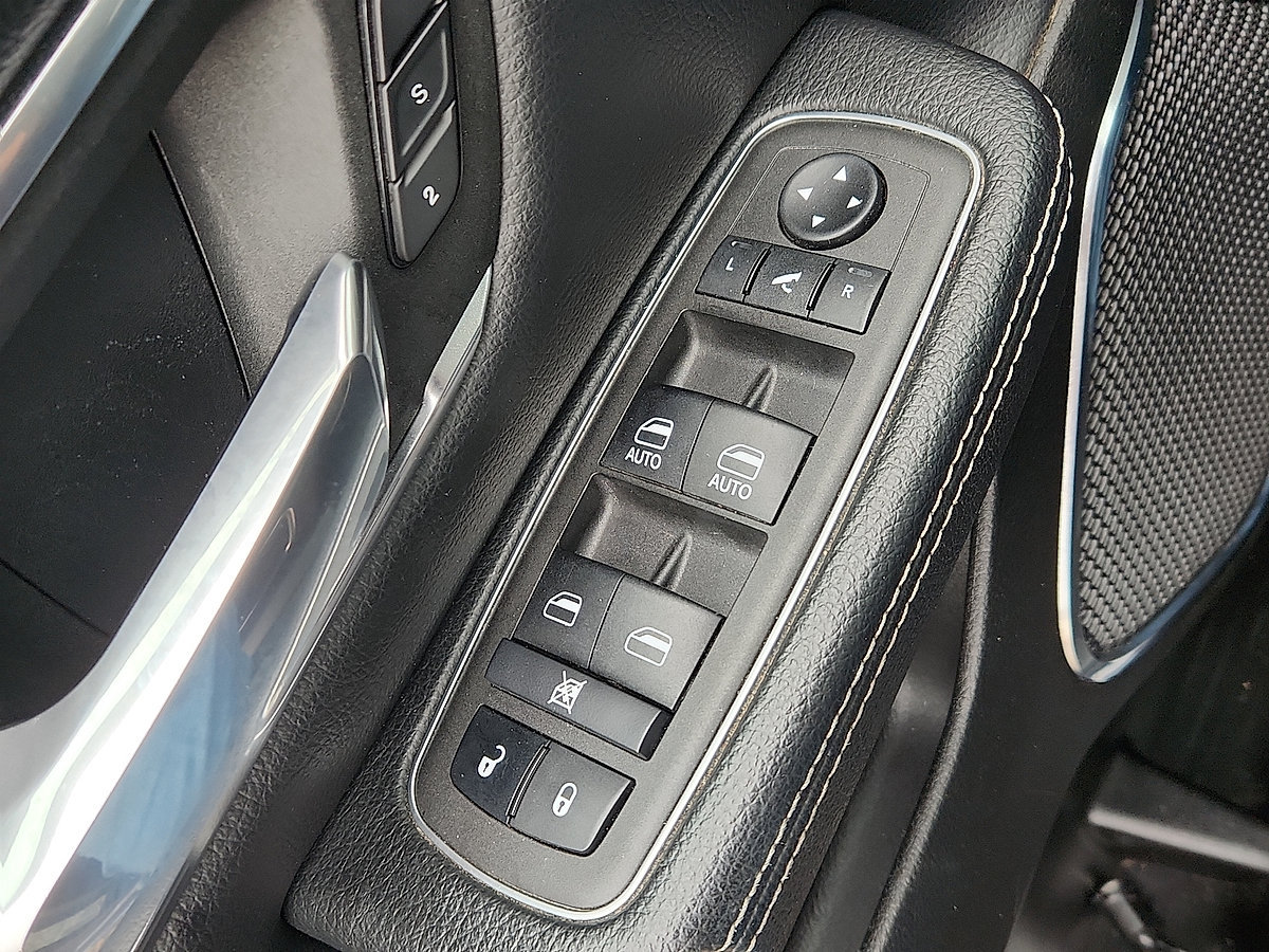 Used 2024 RAM 1500 Laramie RWD image 20