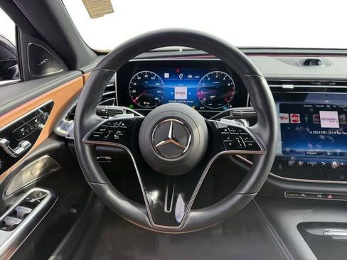 Used 2025 Mercedes-Benz E 350 4MATIC Sedan image 13