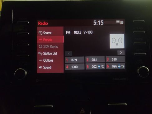 Used 2022 Toyota Camry SE FWD image 25