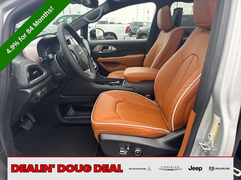 New 2026 Chrysler Pacifica Pinnacle image 26