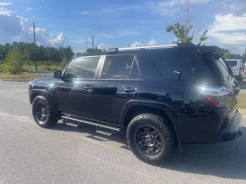 Used 2022 Toyota 4Runner SR5 RWD image 5