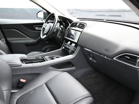 Used 2019 Jaguar F-PACE Premium AWD/4WD image 18