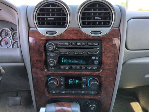 Used 2008 GMC Envoy Denali w/ Sun And 6-Disc Cd Package RWD image 22
