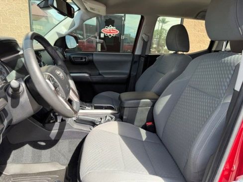 Used 2022 Toyota Tacoma SR5 RWD image 8
