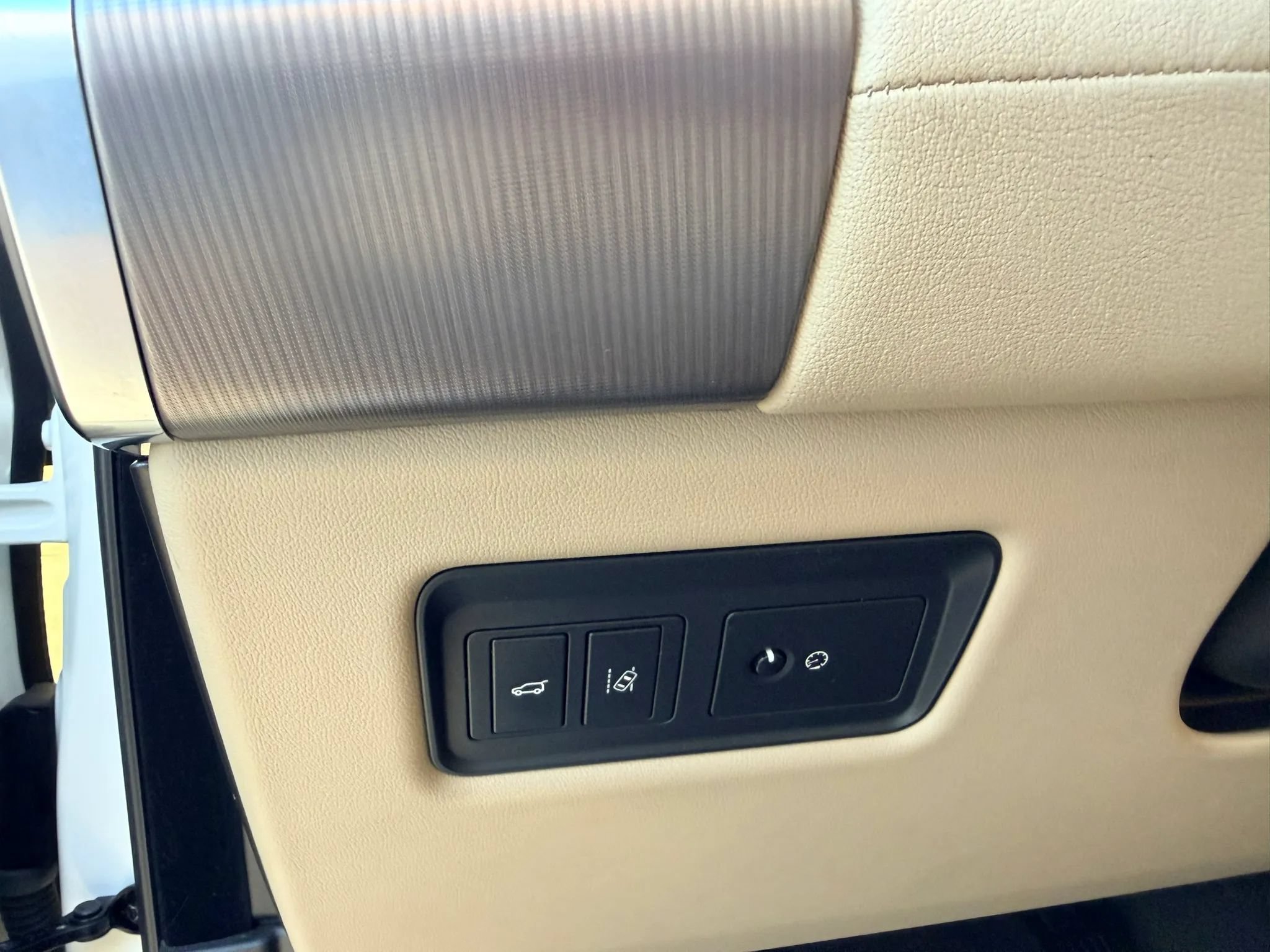 Used 2017 Land Rover Range Rover Sport HSE AWD/4WD image 25