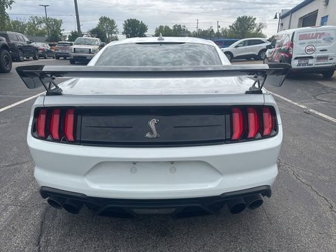 Used 2022 Ford Mustang Shelby GT500 w/ Carbon Fiber Track Pack RWD image 4