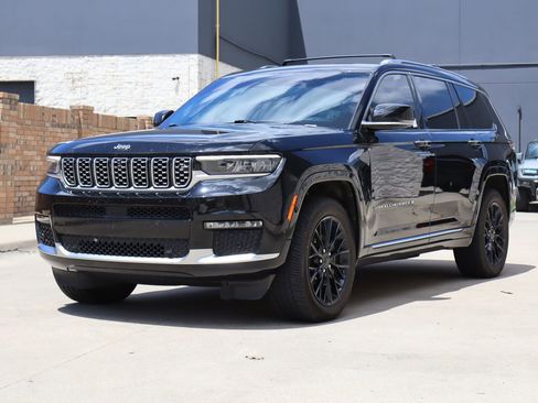Used 2021 Jeep Grand Cherokee L Summit w/ Advanced Protech Group IV AWD/4WD image 2