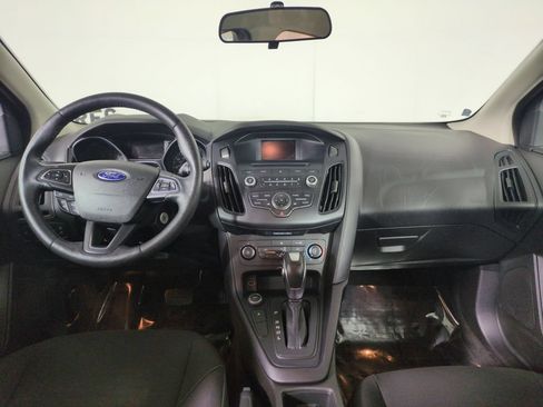 Used 2015 Ford Focus SE w/ SE Cold Weather Package FWD image 14