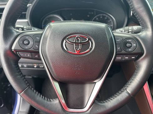 Used 2022 Toyota Venza image 7