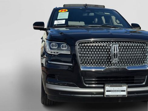 Used 2024 Lincoln Navigator Reserve image 8