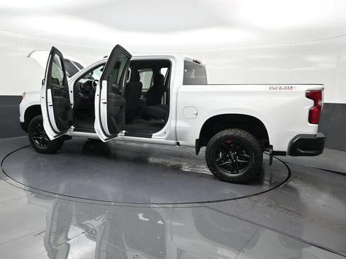 Used 2024 Chevrolet Silverado 1500 LT Trail Boss AWD/4WD image 34