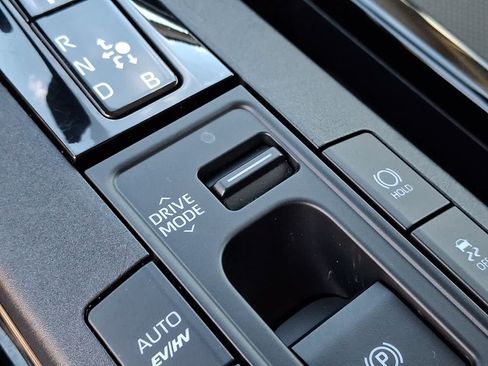 Used 2023 Toyota Prius Prime FWD image 28