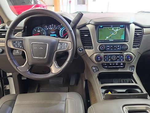 Used 2018 GMC Yukon XL Denali AWD/4WD image 15