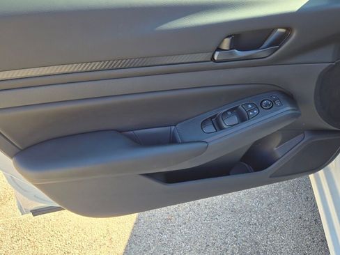 New 2025 Nissan Altima 2.5 S image 18